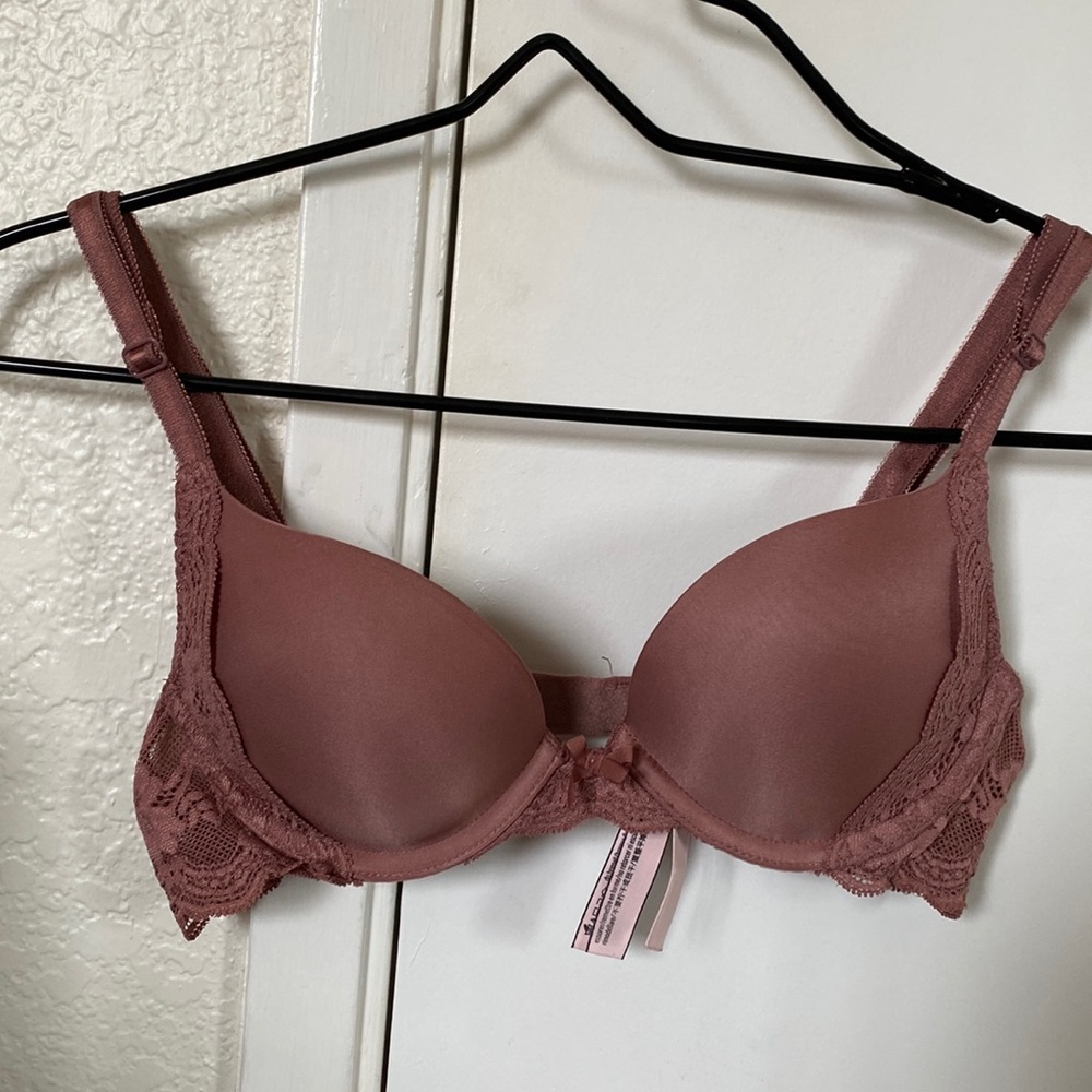 Victoria Secret Size 32A Bra.
